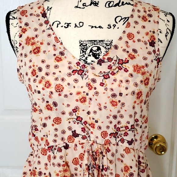 Style & Co floral ruffle top small - Picture 3 of 9